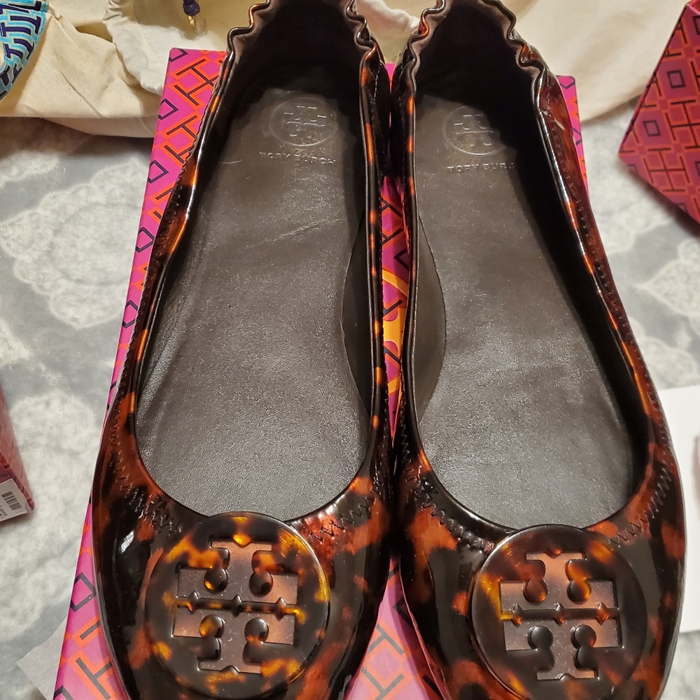SOLD! Tory Burch Tortoise Shell flats
